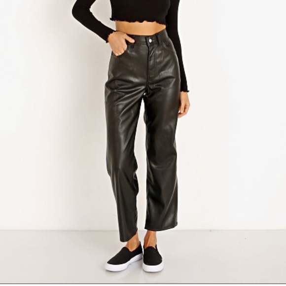 Levis Fauxleather Ribcage Straight Pant 